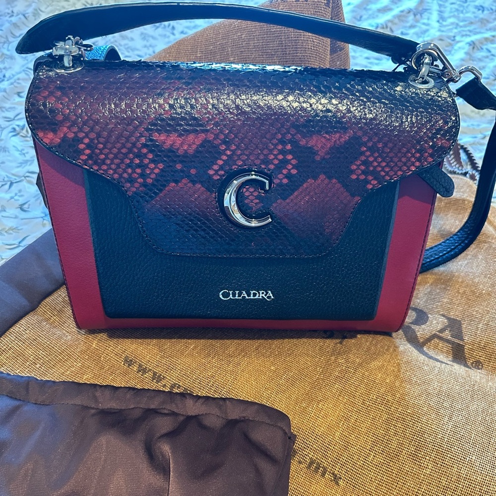Cuadra Red and Black Crossbody Bag with Modern Design